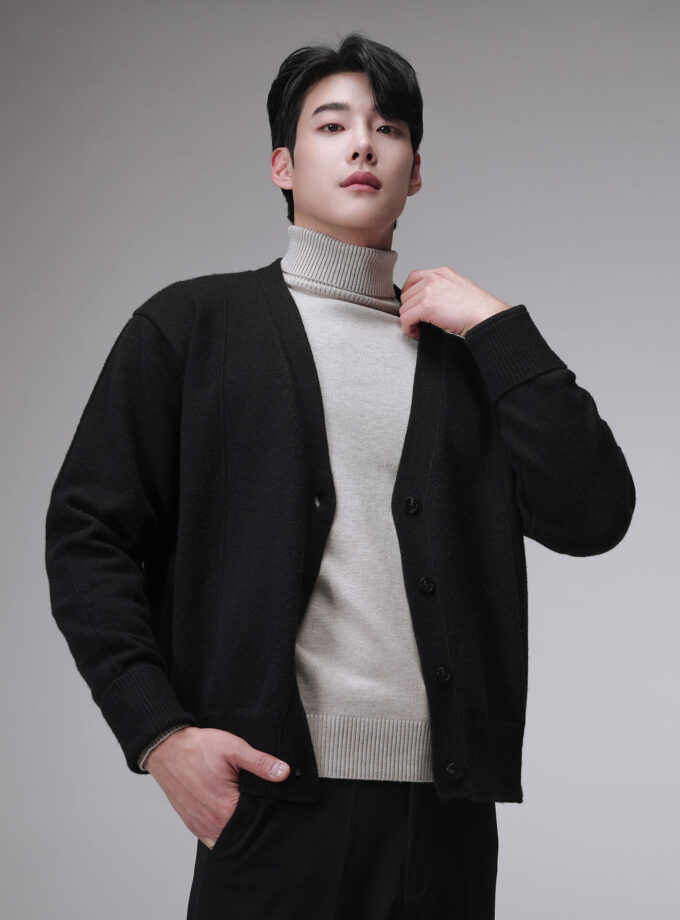 HIGH TURTLENECK SWEATER