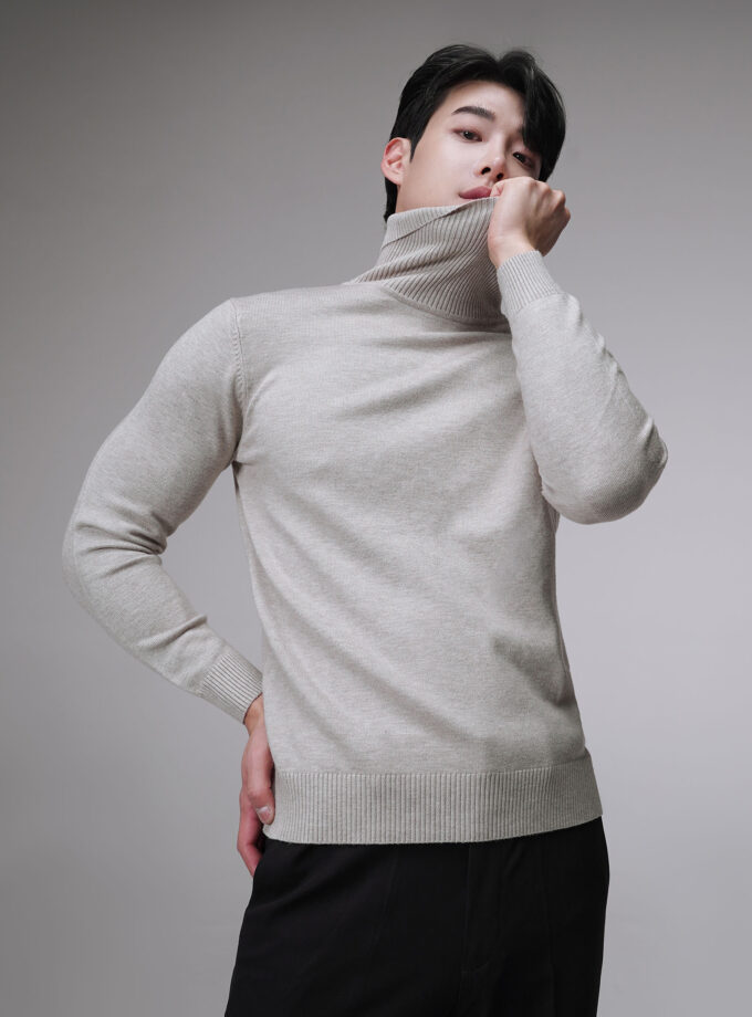 HIGH TURTLENECK SWEATER