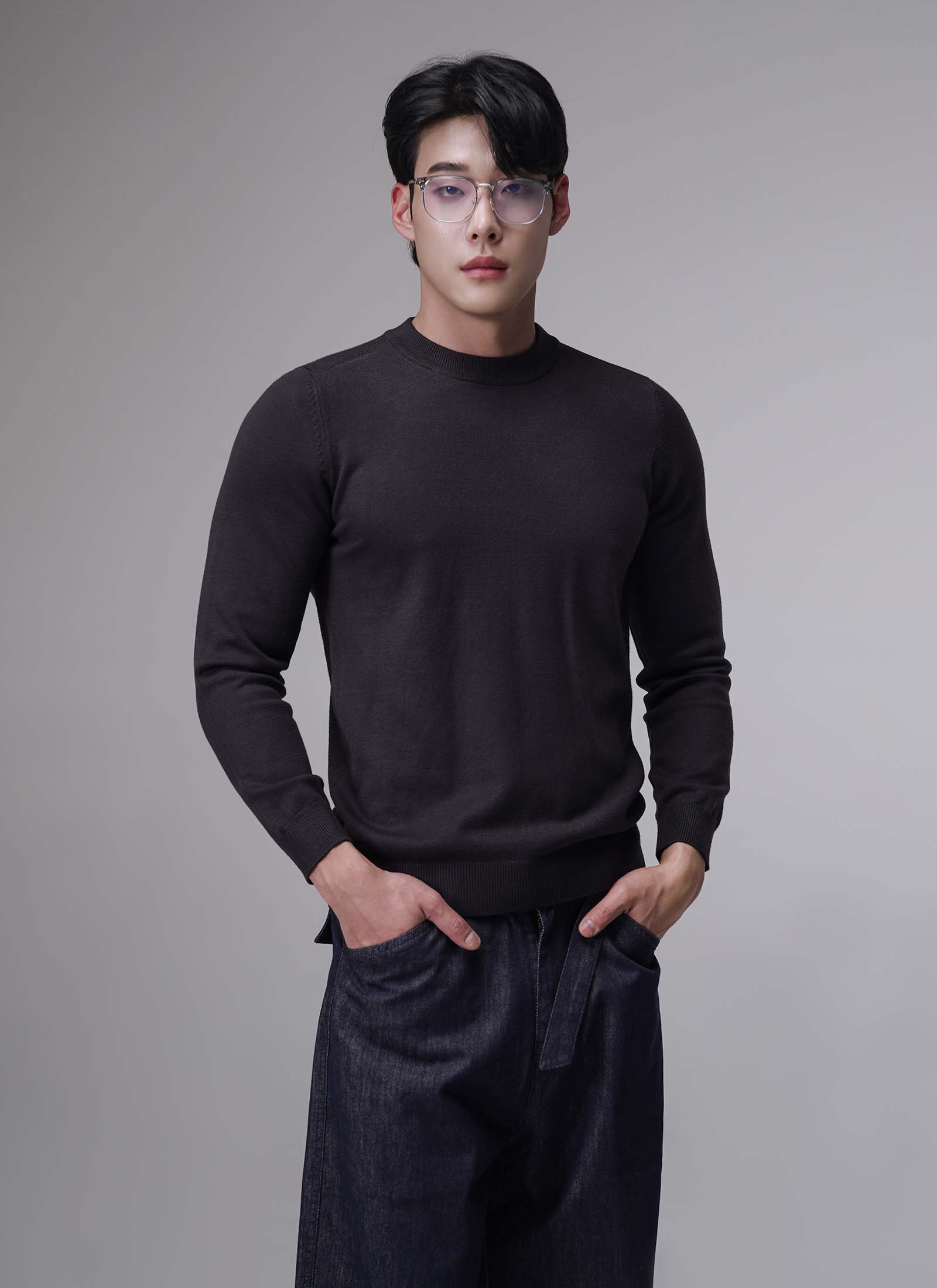 CLASSIC CREW NECK SWEATER - Image 2