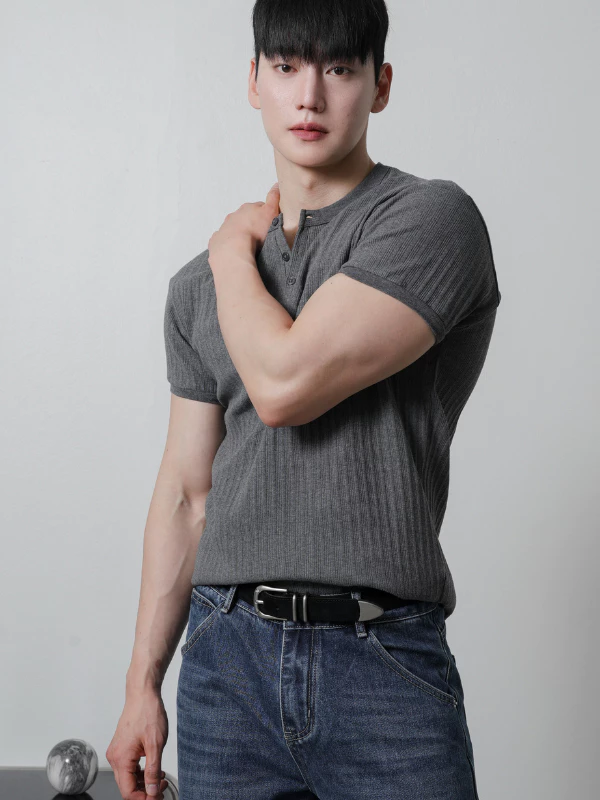 Muscle Fit Henry Rib