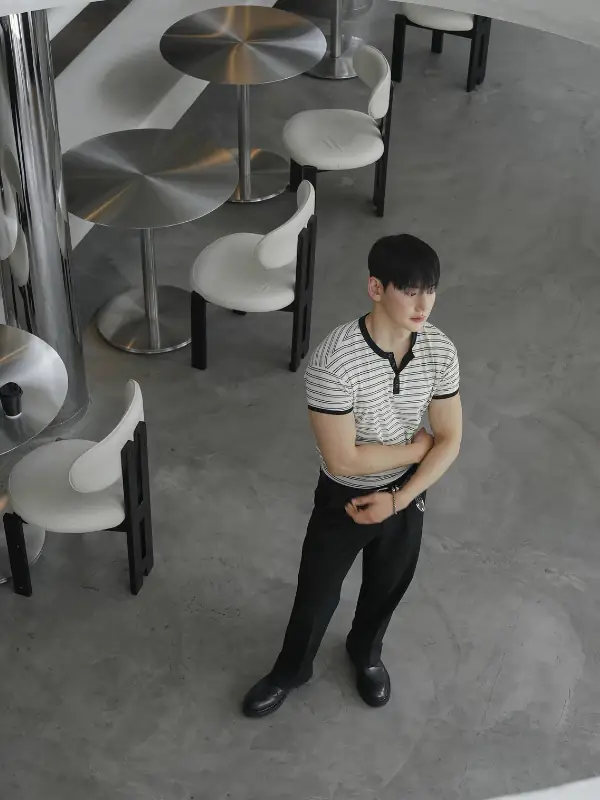 Double Stripe Henry Muscle Fit - Image 3